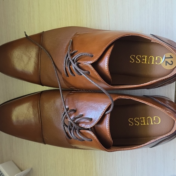 Guess Other - GUESS Men's Tan Oxford Shoes NEW WOT